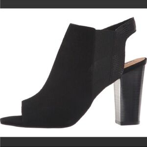 Tahari sz 6.5 Mercy black suede peep toe heeled sandals